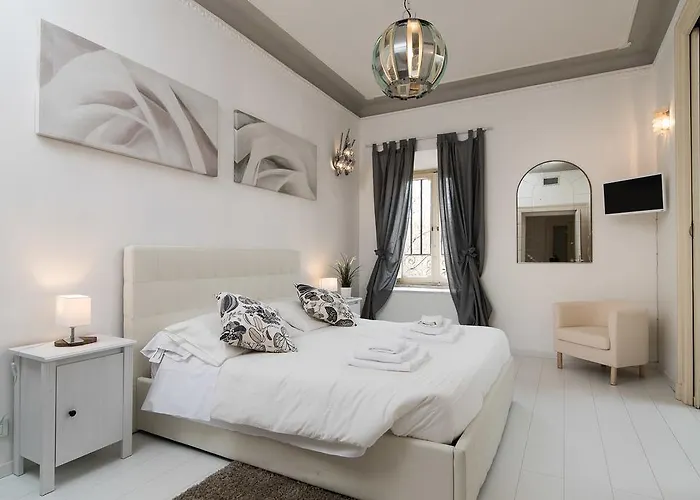 White Borgo Apartment