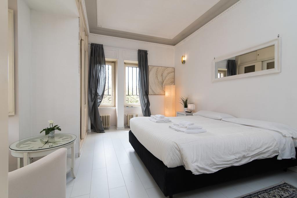 White Borgo * Roma