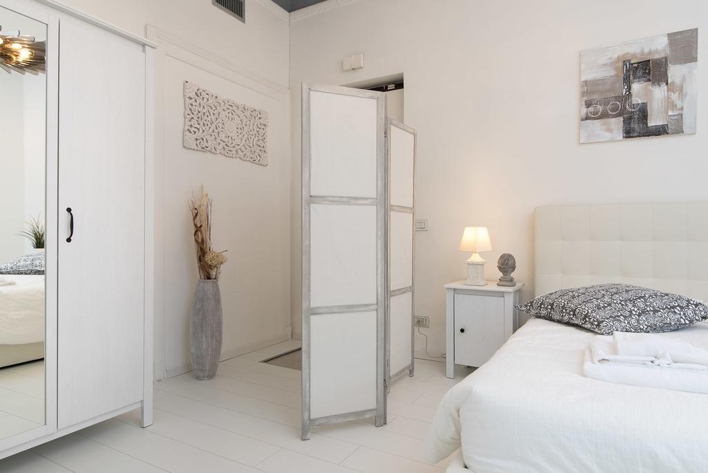 White Borgo * Roma